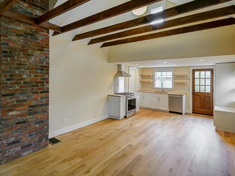 131 Lansing St — Photo 5