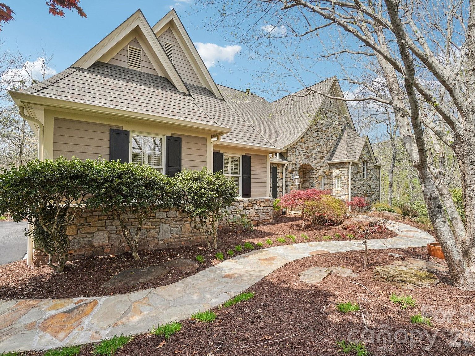 304 Pine Forest Trce