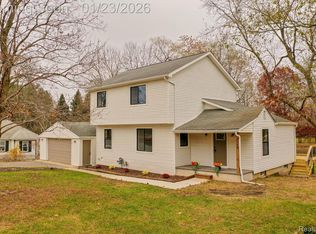 9398 Ortonville Rd, Clarkston, MI 48348