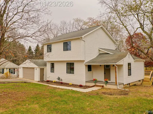 9398 Ortonville Rd, Clarkston, MI 48348