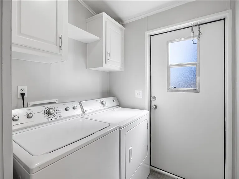 2885 N Panorama Dr — Photo 4