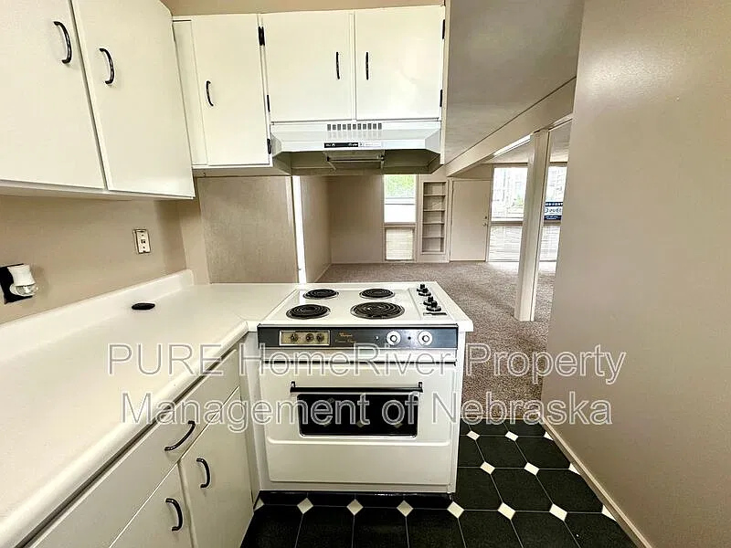 3 bed, 1.5 bath, 1338 sqft, $1,850 — Photo 4