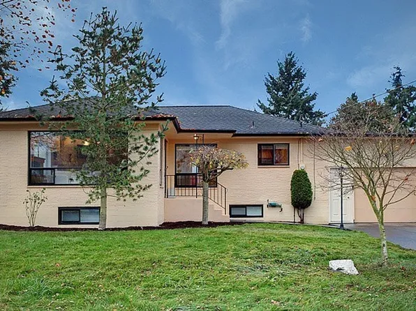 9725 13th Ave NW, Seattle, WA 98117