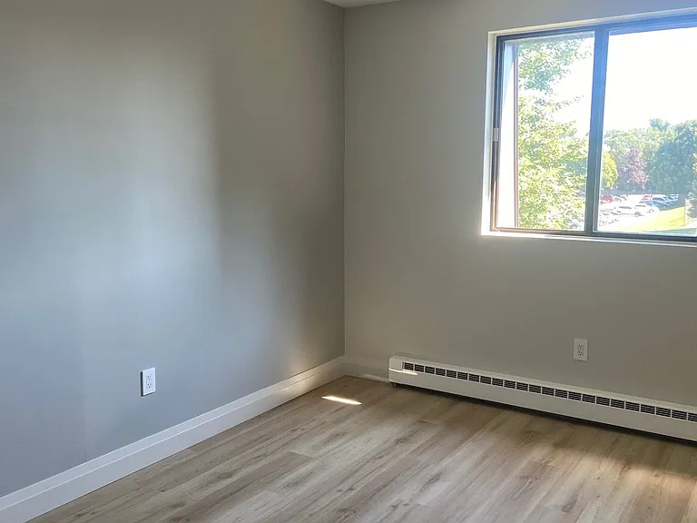 225 Campus Pkwy #302 — Photo 8