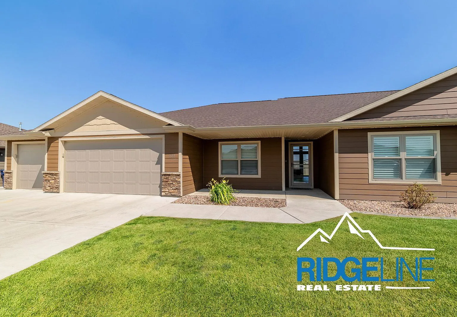 3 bed, 2.0 bath, 1613 sqft, $3,000 — Photo 3