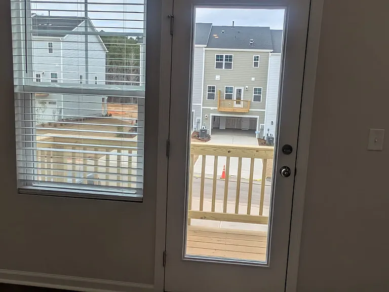 Entrance to balcony