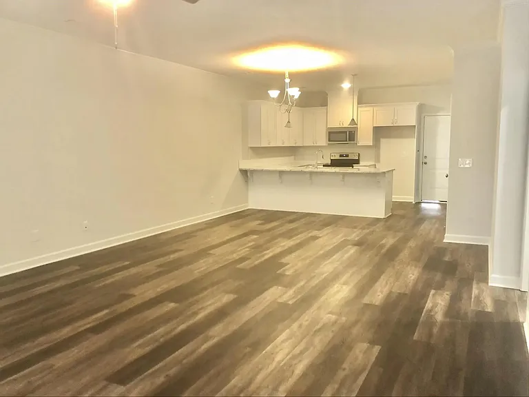 3020 Stanhope Dr — Photo 5