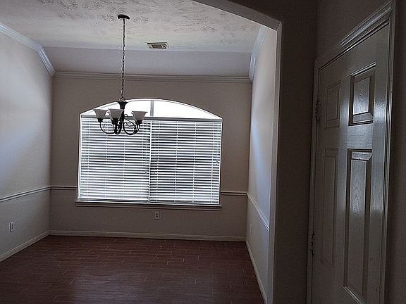 3rd image of 20427 Windsor Trace Ln