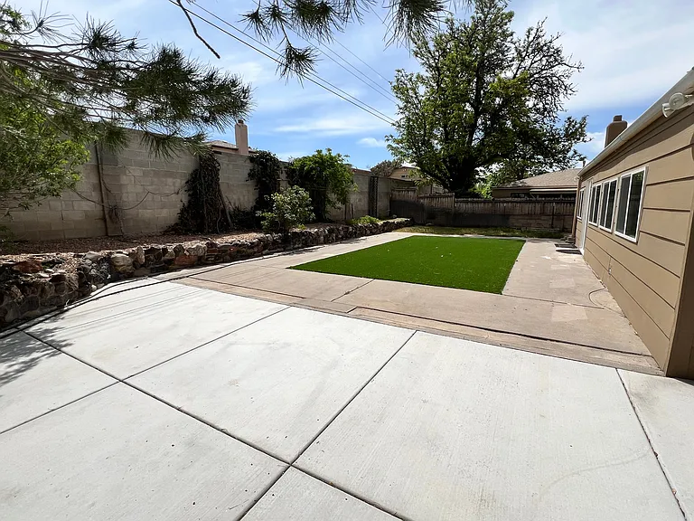 3604 Pitt St NE — Photo 23