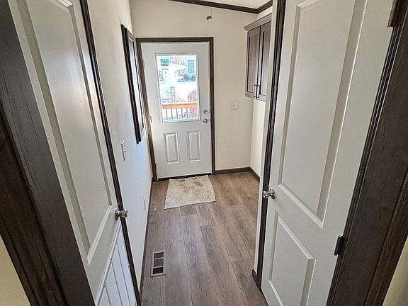 4th image of 706 Colfax St