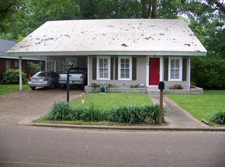 206 S Union St, Winona, MS 38967