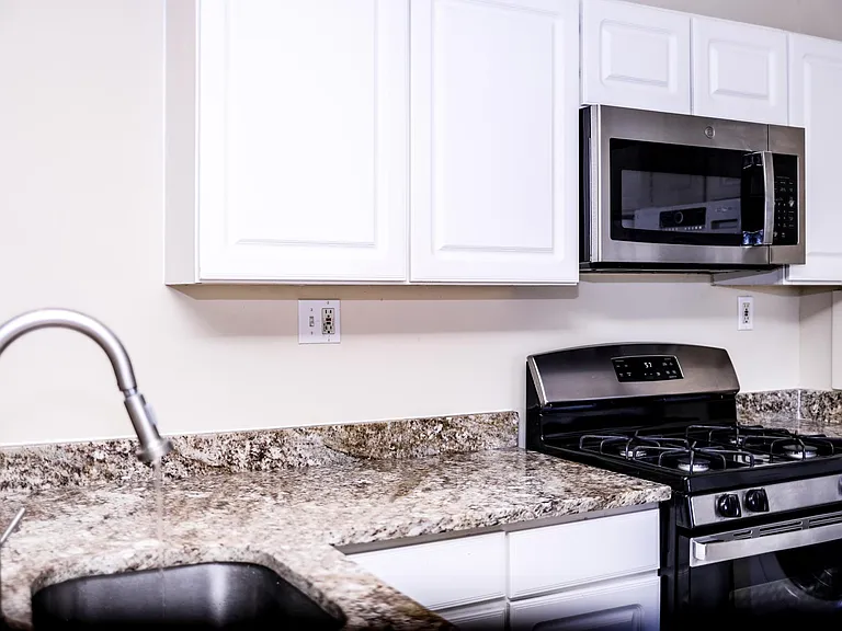 2500 Markham Ln #6 — Photo 4