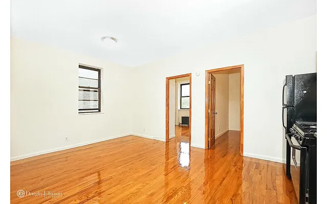 Rented by Douglas Elliman | media 23