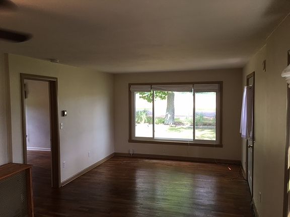 Living room-freshly painted, newer windows