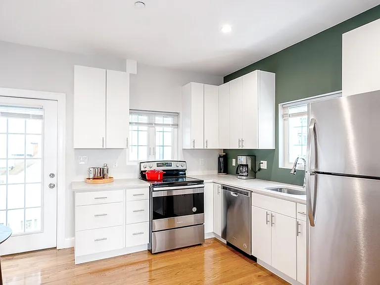 309 Sumner St #R — Photo 1