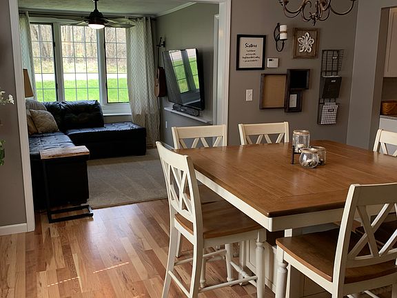 4th image of 1303 E Mallwood Dr
