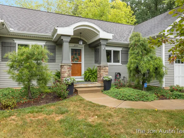 4808 Firefly Dr NE, Grand Rapids, MI 49525