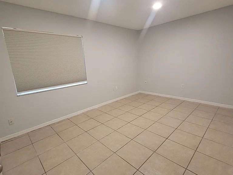 937 Aragon Ave — Photo 16