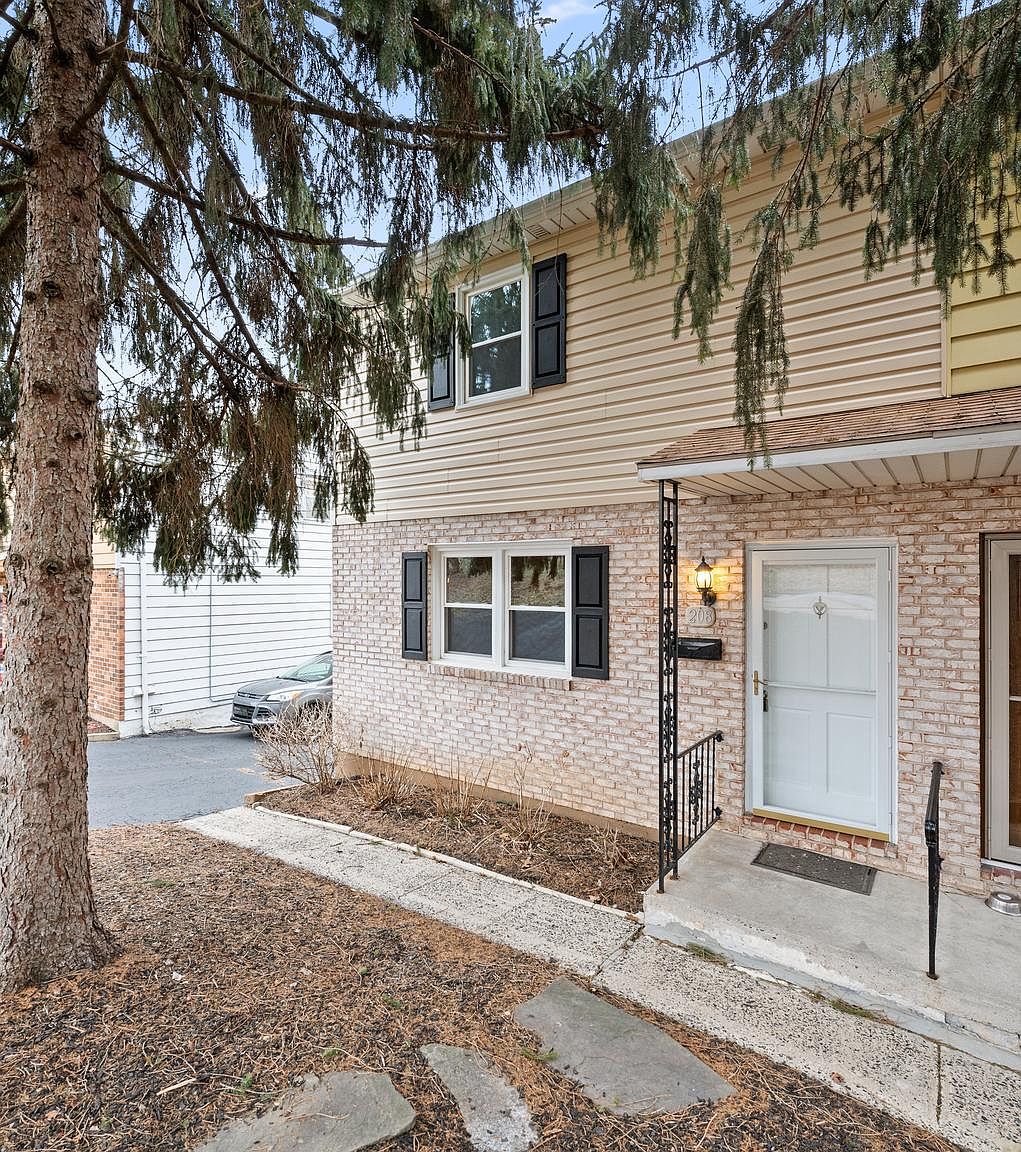 208 Fillmore St, Phoenixville, PA 19460 Zillow