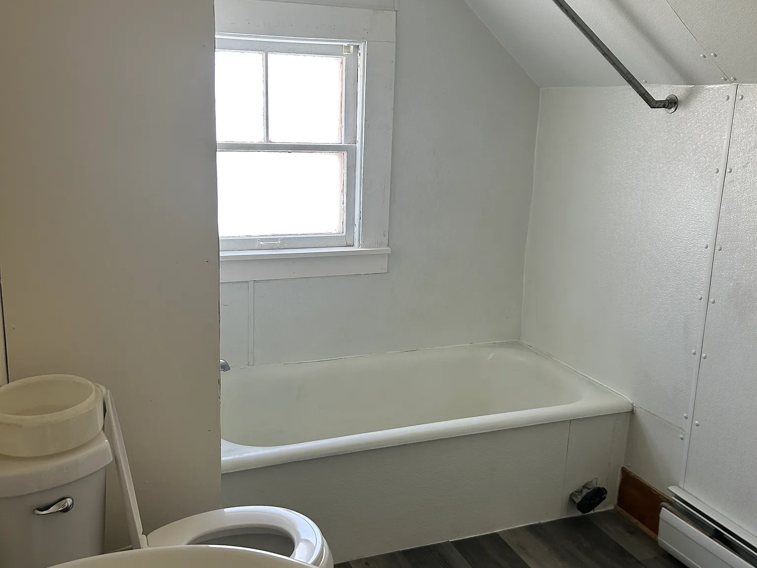2 bed, 1000 sqft, $1,250 — Photo 3