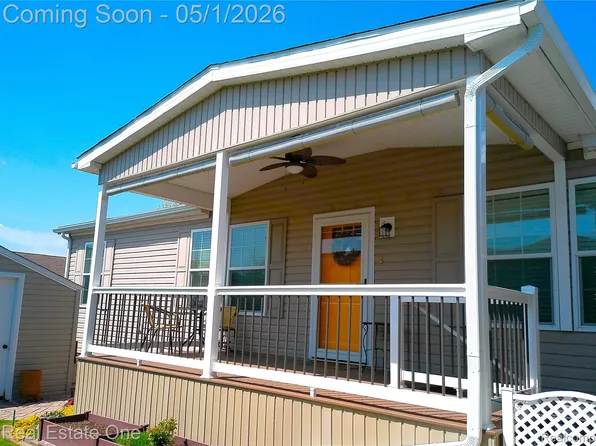 11730 Cedarbrook Dr, South Lyon, MI 48178