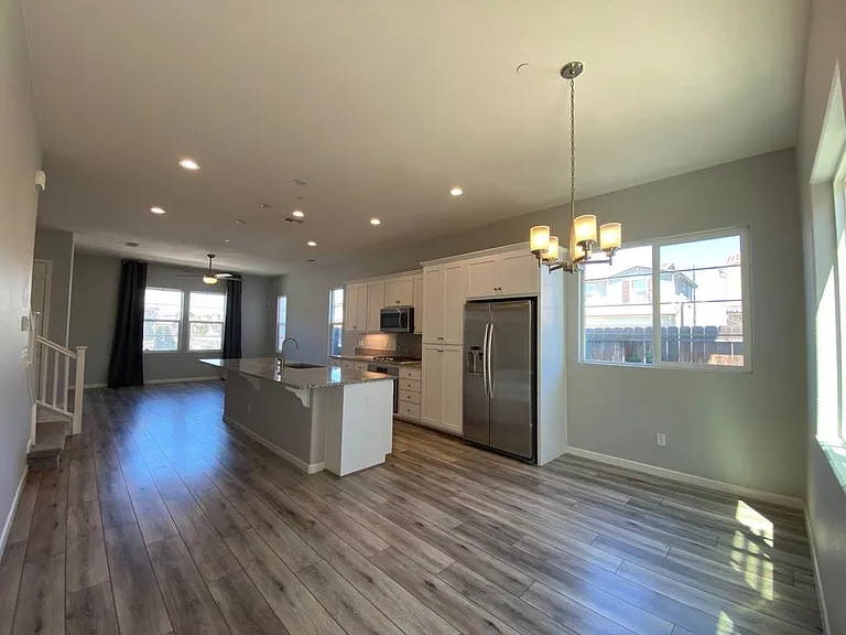 3550 Sardinia Island Way — Photo 4