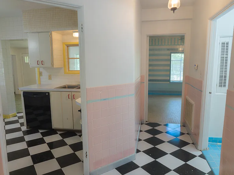 3409 E Starr Ave — Photo 24