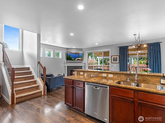 5th image of 2214 113th Drive SE #A