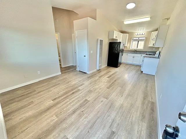 2 bed, 800 sqft, $1,950 — Photo 1