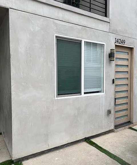 14249 Sylvan St — Photo 1