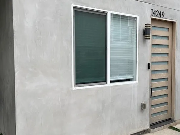 14249 Sylvan St, Van Nuys, CA 91401
