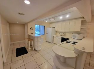 370 Racquet Club Rd APT 103, Fort Lauderdale, FL 33326