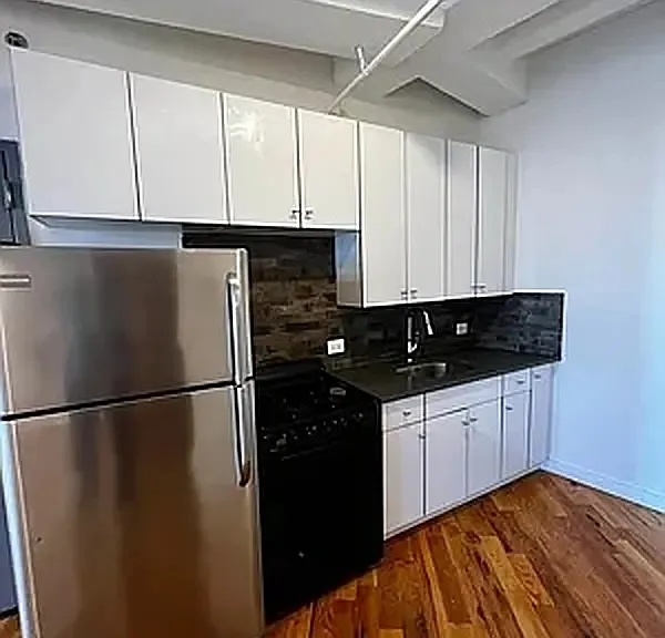 29-28 41st Ave #1110 — Photo 2