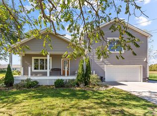 23364 Clark Rd, Belleville, MI 48111