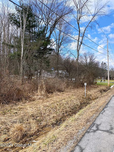 5th image of 890 Alt-Voorh Road