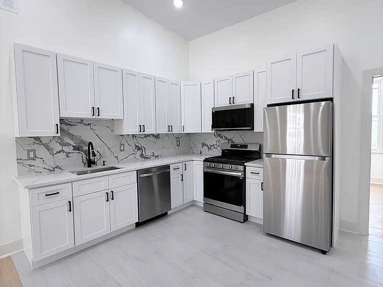 714 Grand St #3 — Photo 2