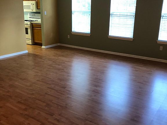 4th image of 73 E Woodland Ave #D73