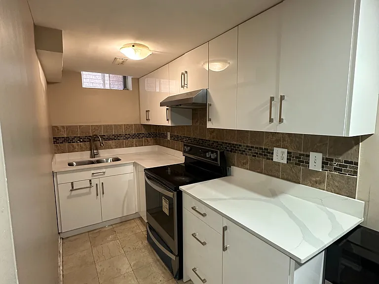 1838 Bridlington Ct #BASEMENT — Photo 5