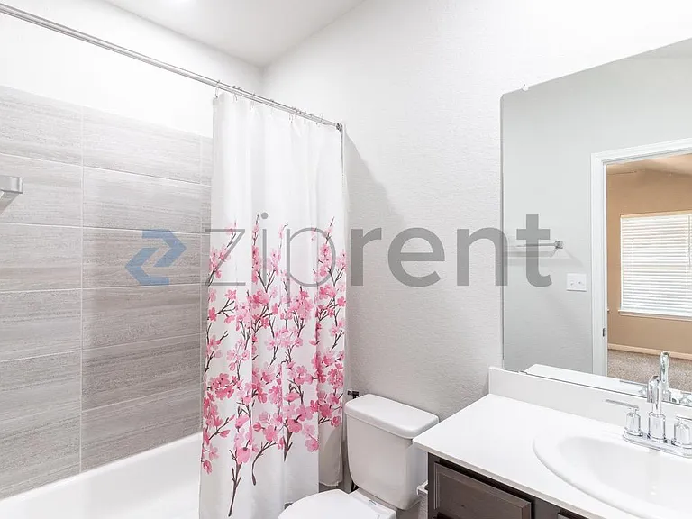 1520 Homestead Farms Dr — Photo 14
