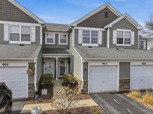 913 Genesee Ct, Naperville, IL 60563