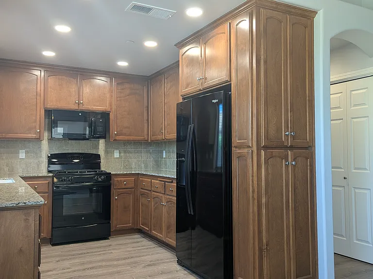 286 Santa Barbara Ave — Photo 15