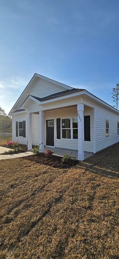 3 bed, 2.0 bath, 1100 sqft, $1,950 — Photo 1