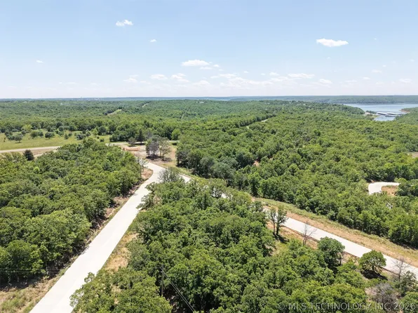 15956 Lakewood Rd, Skiatook, OK 74070
