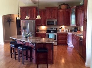 612 Whispering Cedar Ln, Jefferson City, MO 65101