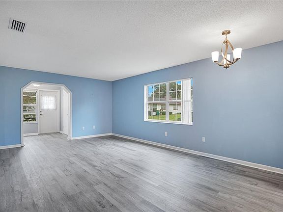 5th image of 239 N HILL AVENUE #110