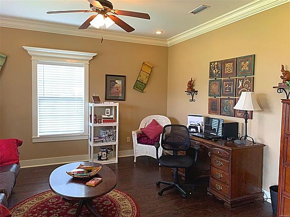 4th image of 306 Brookwood Dr