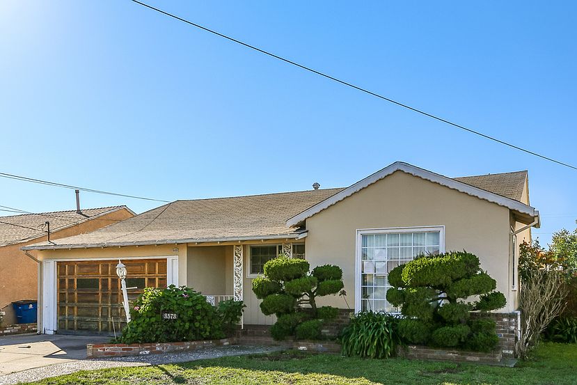 1st image of 3573 Carrillo Dr
