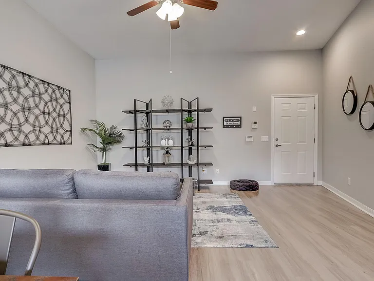 Majestic of Downtown Baldwin Park — Photo 38