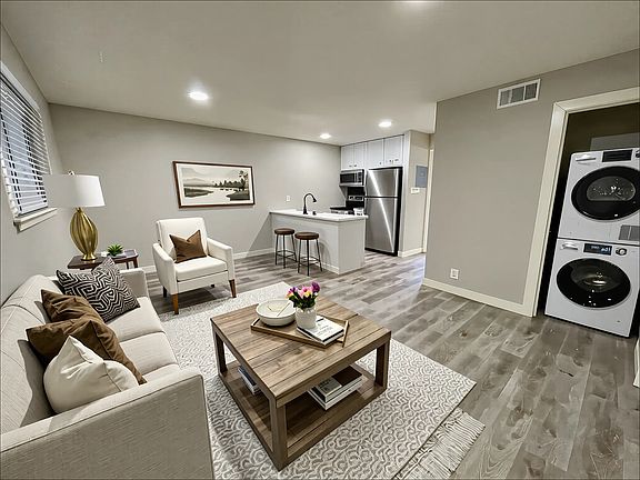 2nd image of 600 1/2 E 53rd St #149