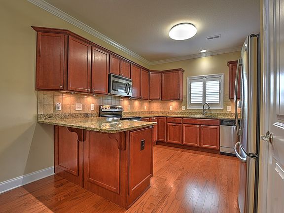 3rd image of 255 Settlers Way